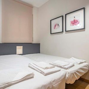 2 Bedroom With Balcony In Eixample 1-1